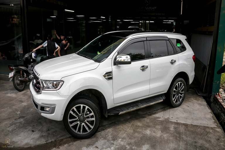Decal tem xe Ford Everest