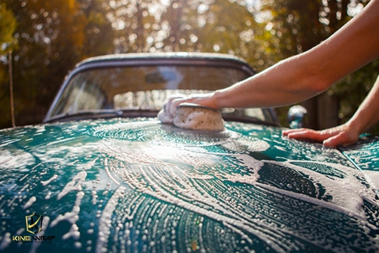 Lau rửa xe ô tô đúng cách
