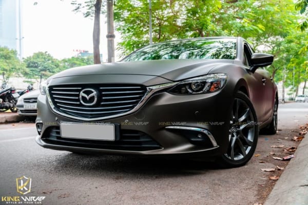 Dán đổi màu ô tô Mazda 6 từ trắng sang xám khói | Decal Ô tô - KingWrap
