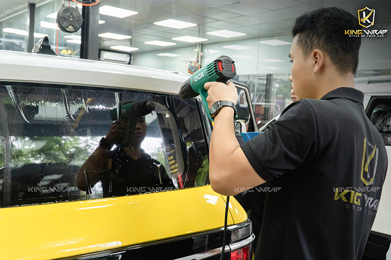Phim cách nhiệt trong suốt và phim tối màu: Nên chọn loại nào?